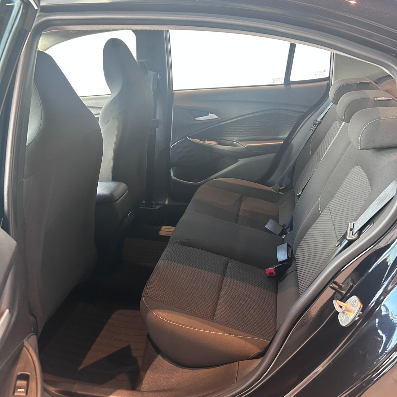 GM - Chevrolet-ONIX-ONIX SEDAN Plus LTZ 1.0 12V TB Flex Aut.