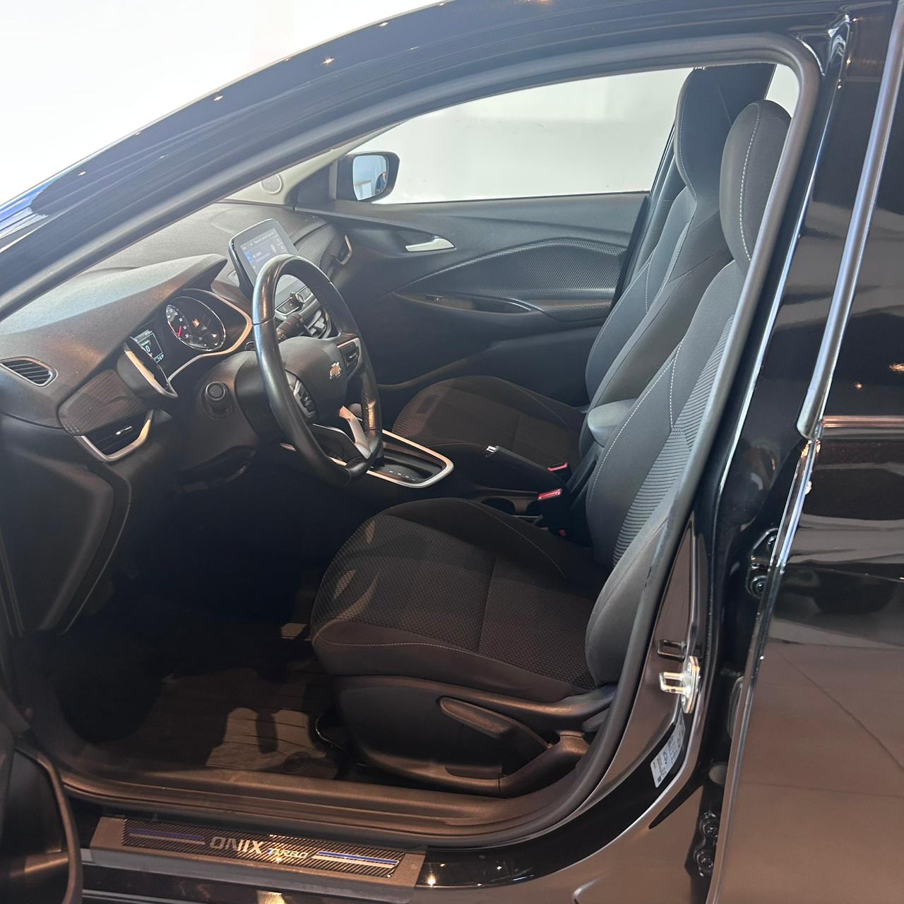 GM - Chevrolet-ONIX-ONIX SEDAN Plus LTZ 1.0 12V TB Flex Aut.