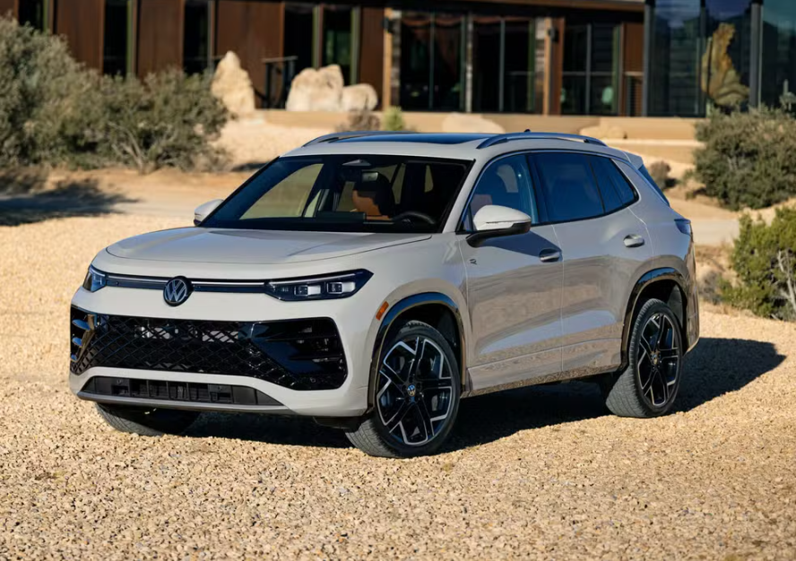 Nova geração do VW Tiguan: 272 cv e tração 4x4