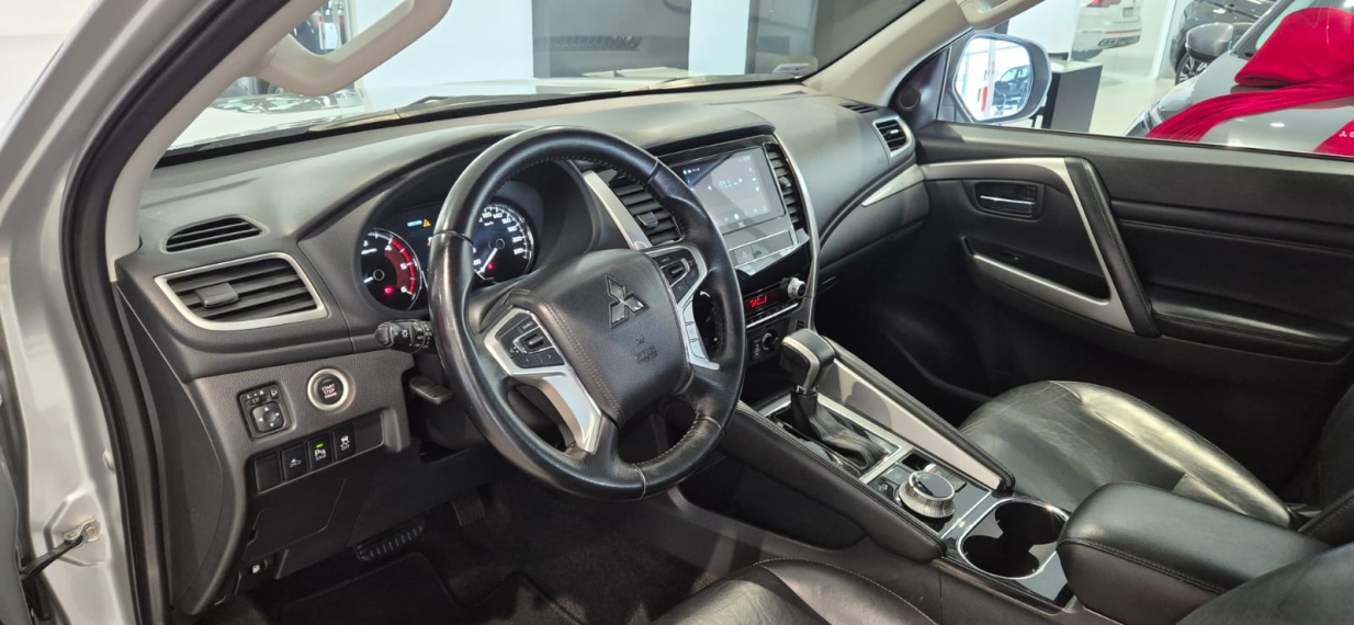 Mitsubishi-PAJERO SPORT-2.4 16V MIVEC TURBO DIESEL HPE AWD AUTOMÁTICO