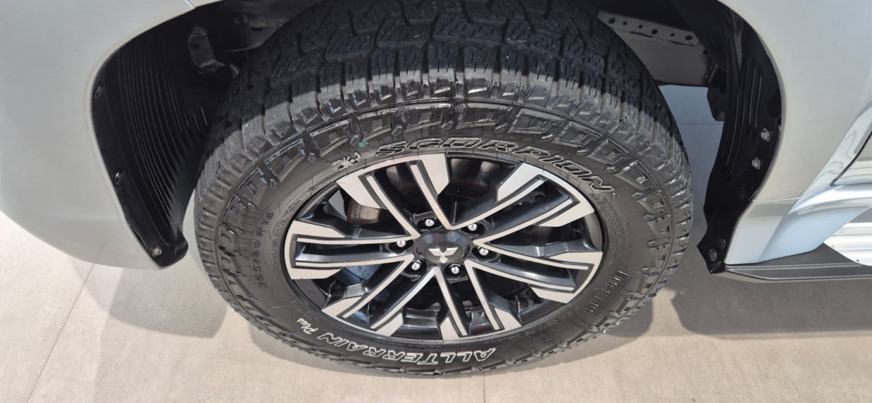 Mitsubishi-PAJERO SPORT-2.4 16V MIVEC TURBO DIESEL HPE AWD AUTOMÁTICO