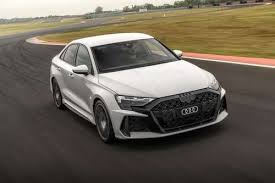 Audi lança o RS3 Competition Limited com 5-cilindros e 400 cv