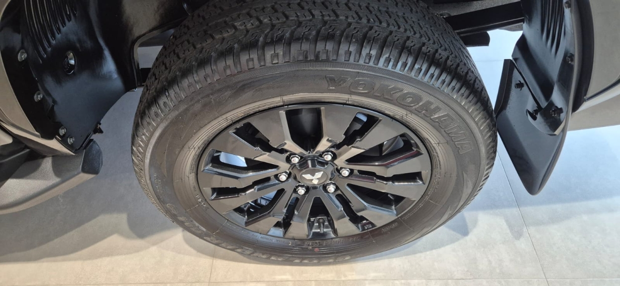 Mitsubishi-TRITON-2.4 BITURBO DIESEL CD KATANA 4X4 AUTOMÁTICO