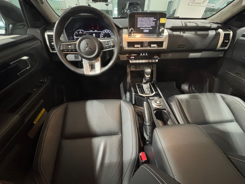 Mitsubishi-TRITON-2.4 BITURBO DIESEL CD HPE-S 4X4 AUTOMÁTICO