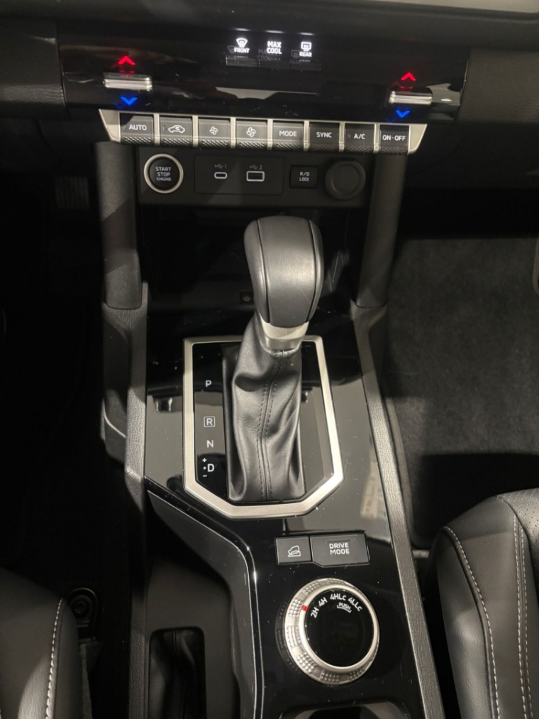 Mitsubishi-TRITON-2.4 BITURBO DIESEL CD HPE-S 4X4 AUTOMÁTICO