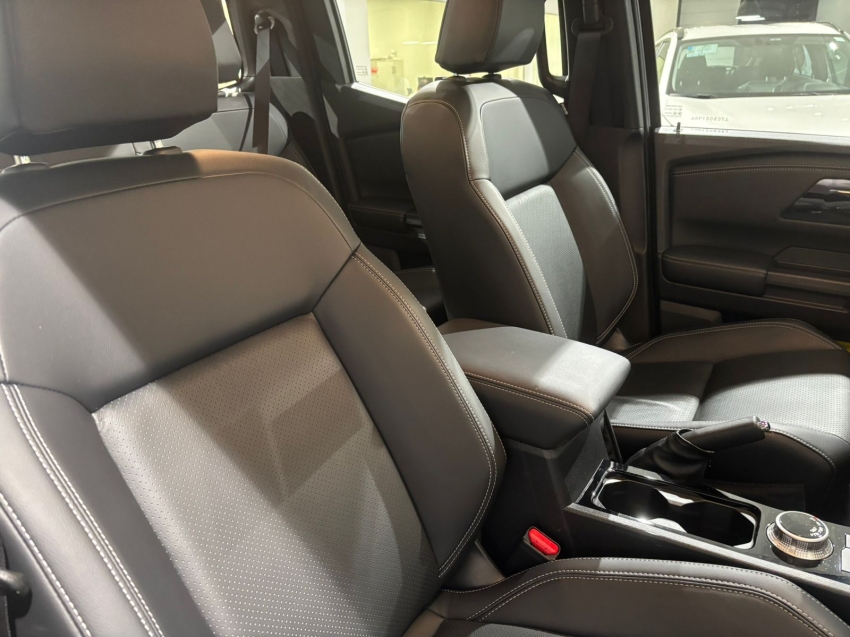 Mitsubishi-TRITON-2.4 BITURBO DIESEL CD HPE-S 4X4 AUTOMÁTICO