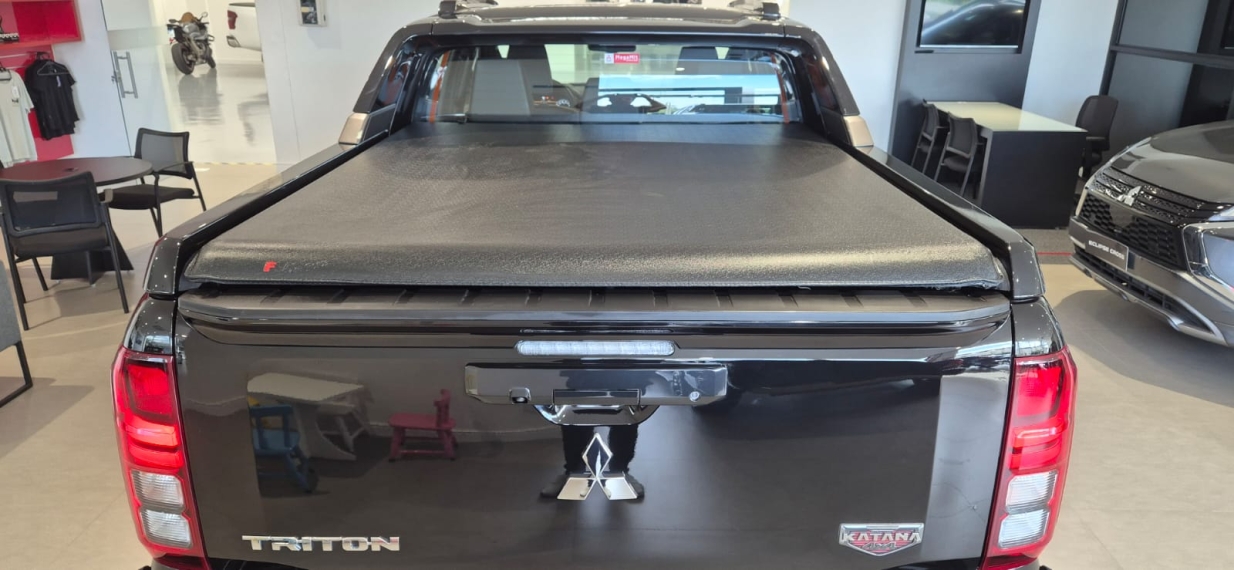 Mitsubishi-TRITON-2.4 BITURBO DIESEL CD KATANA SR80 4X4 AUTOMÁTICO