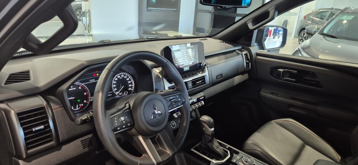 Mitsubishi-TRITON-2.4 BITURBO DIESEL CD KATANA SR80 4X4 AUTOMÁTICO