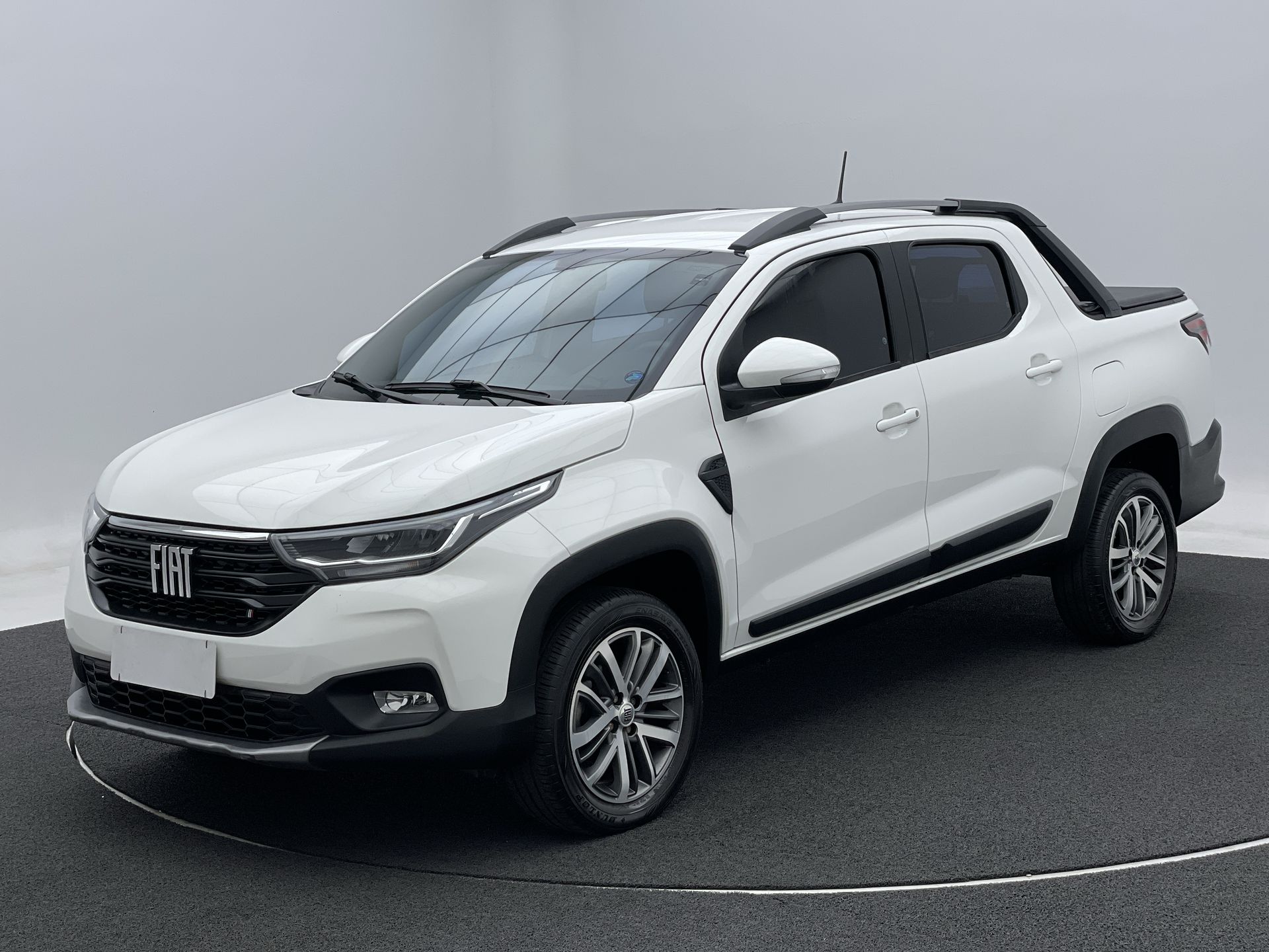 Strada Volcano 1.3 Flex 8V CD Aut.