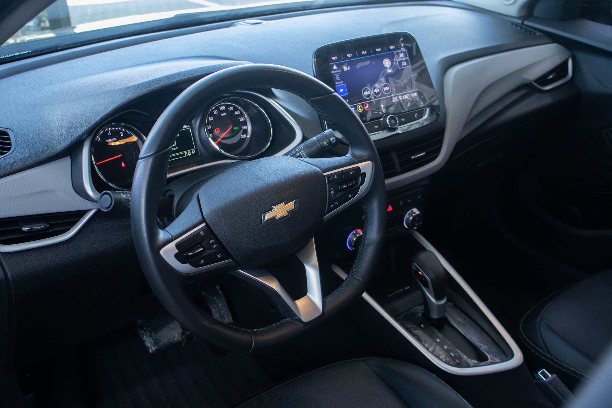 GM - Chevrolet-ONIX-ONIX HATCH PREM. 1.0 12V TB Flex 5p Aut.