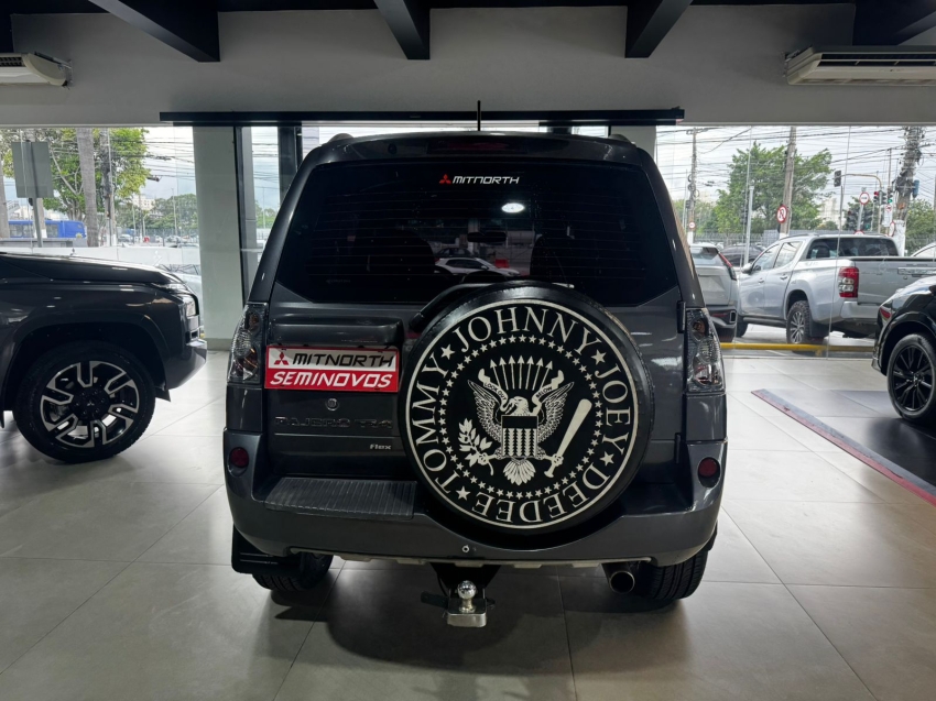 Mitsubishi-PAJERO TR4-2.0 4X2 16V 140CV FLEX 4P AUTOMÁTICO