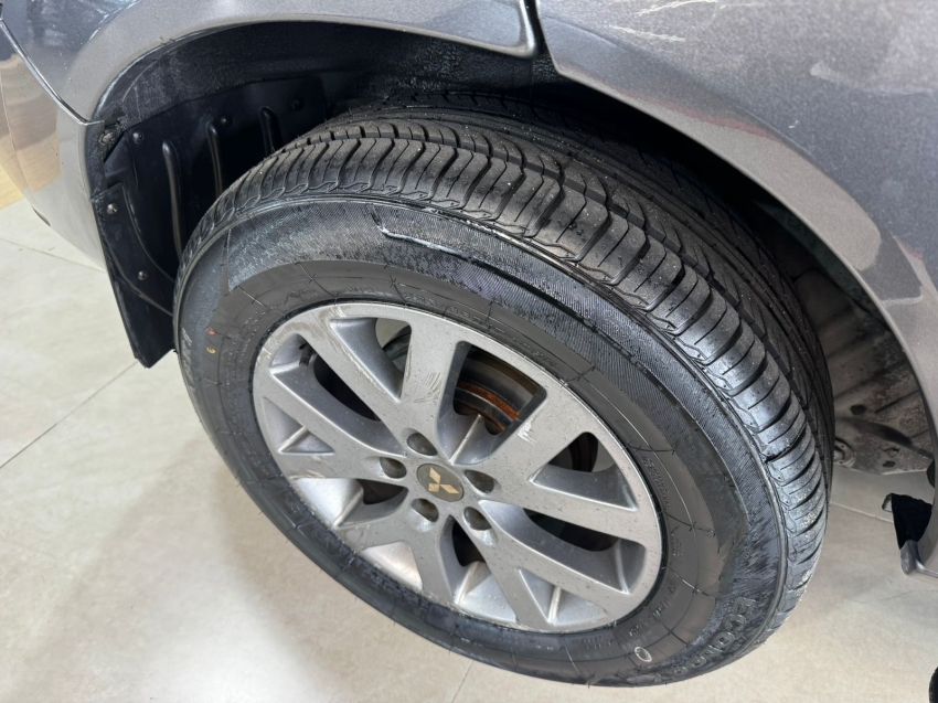 Mitsubishi-PAJERO TR4-2.0 4X2 16V 140CV FLEX 4P AUTOMÁTICO