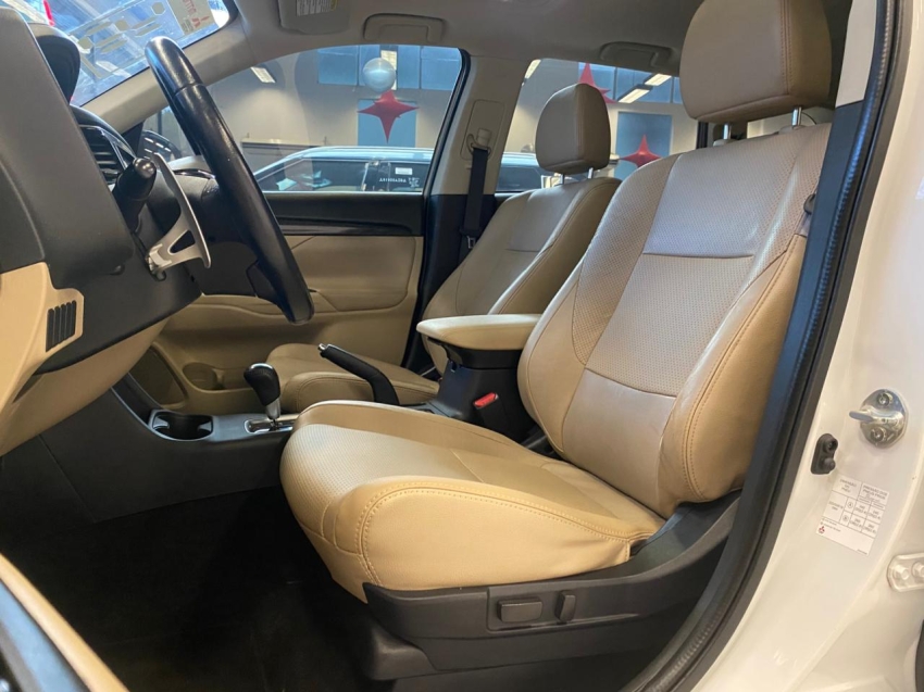 Mitsubishi-OUTLANDER-3.0 GT 4X4 V6 24V GASOLINA 4P AUTOMÁTICO