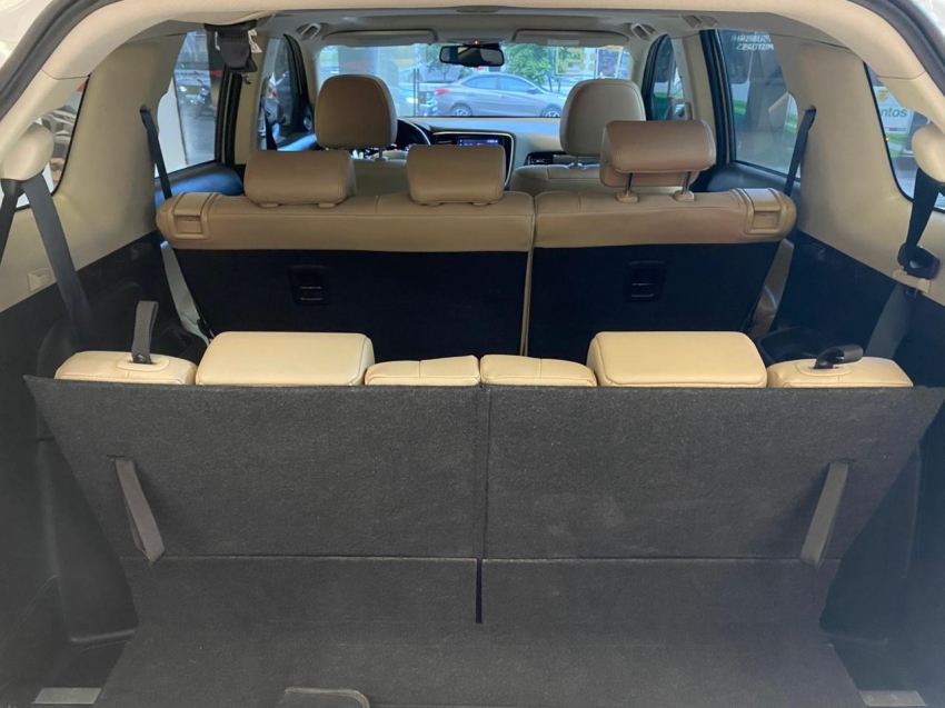 Mitsubishi-OUTLANDER-3.0 GT 4X4 V6 24V GASOLINA 4P AUTOMÁTICO