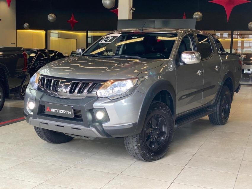 Mitsubishi-L200 TRITON-2.4 16V TURBO DIESEL OUTDOOR HPE CD 4X4 AUTOMÁTICO