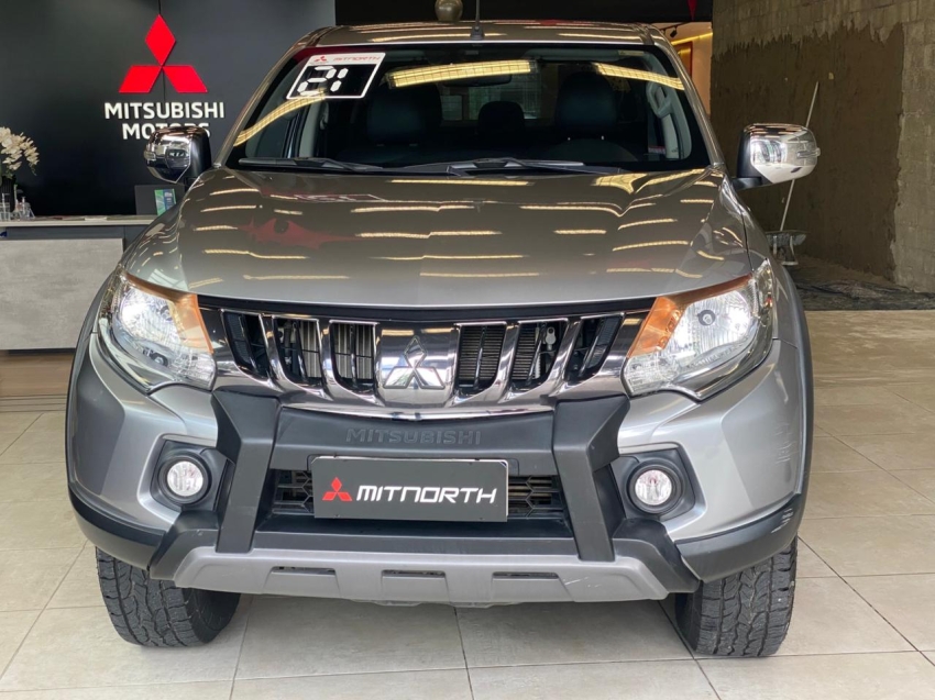 Mitsubishi-L200 TRITON-2.4 16V TURBO DIESEL OUTDOOR HPE CD 4X4 AUTOMÁTICO