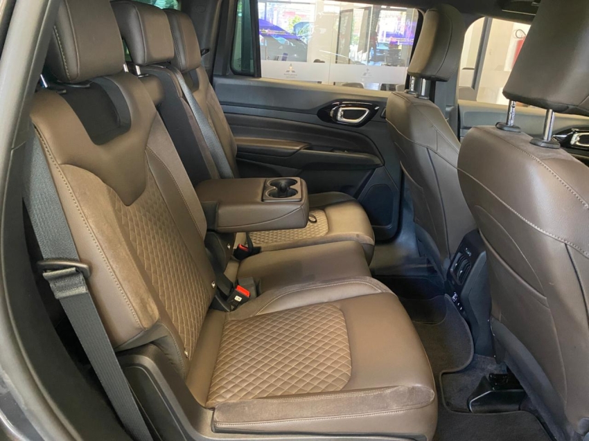 Jeep-COMMANDER-1.3 T270 TURBO FLEX OVERLAND AT6