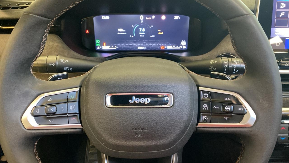 Jeep-COMMANDER-1.3 T270 TURBO FLEX OVERLAND AT6