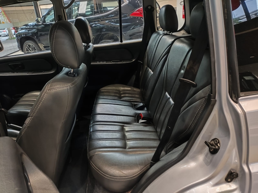 Mitsubishi-PAJERO TR4-2.0 4X2 16V 140CV FLEX 4P AUTOMÁTICO
