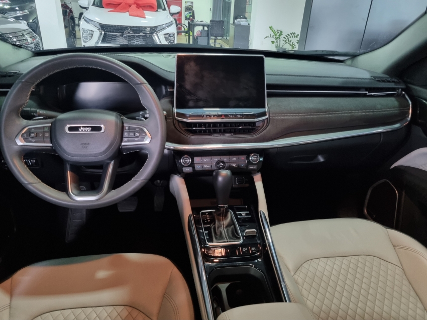 Jeep-COMMANDER-2.0 TD380 TURBO DIESEL OVERLAND AT9