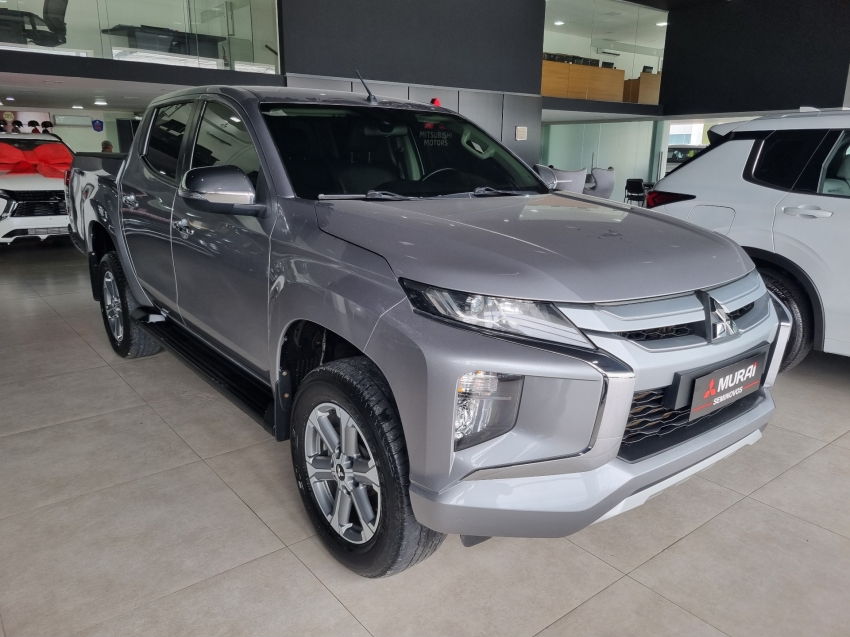 Mitsubishi-L200 TRITON-2.4 16V TURBO DIESEL SPORT HPE CD 4P 4X4 AUTOMÁTICO