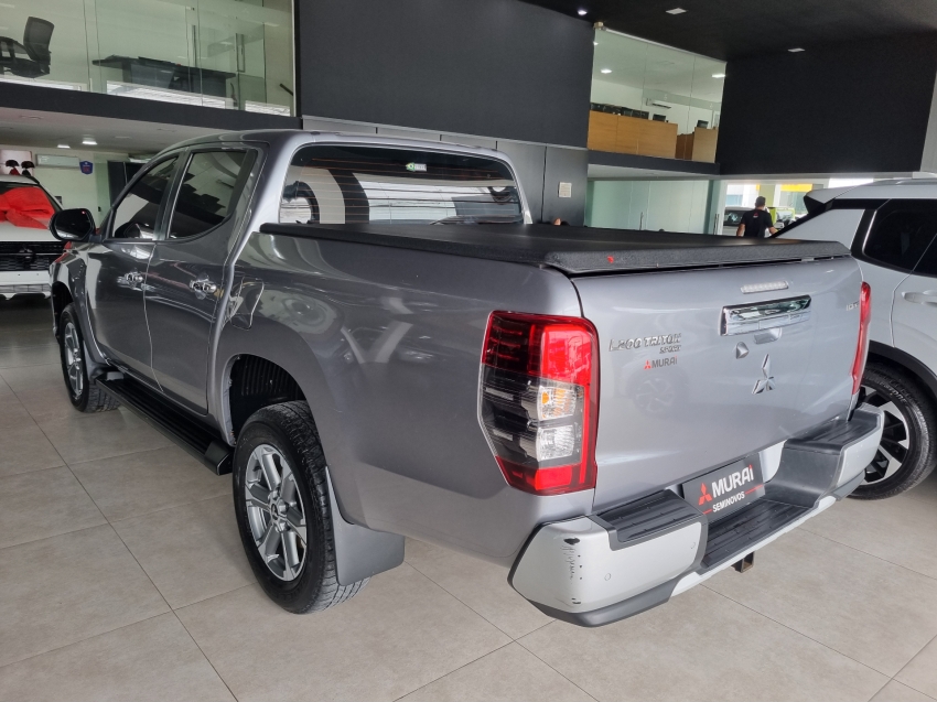 Mitsubishi-L200 TRITON-2.4 16V TURBO DIESEL SPORT HPE CD 4P 4X4 AUTOMÁTICO