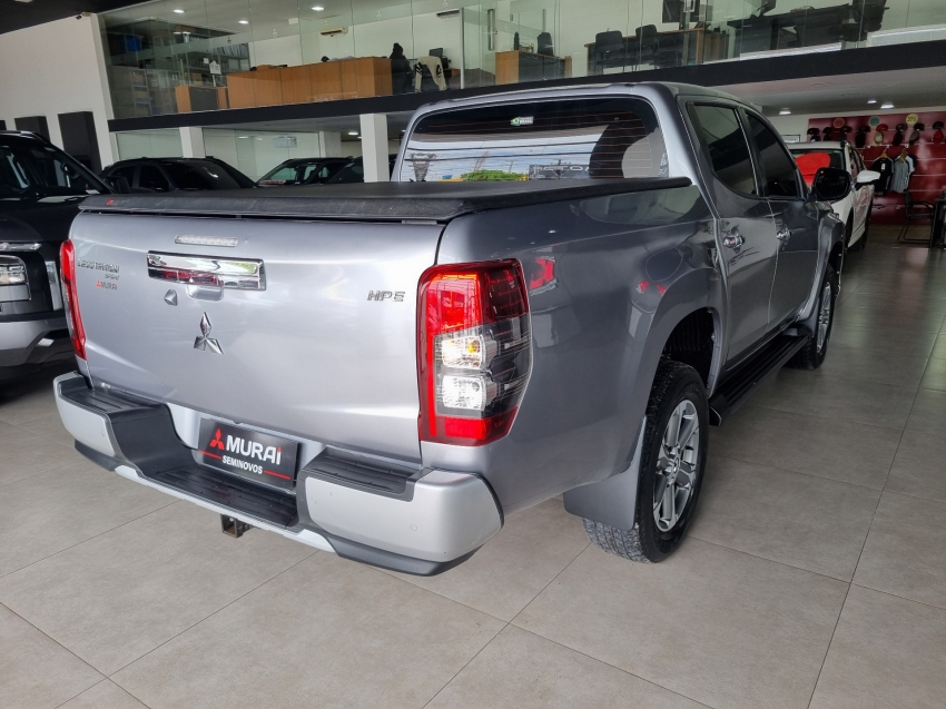 Mitsubishi-L200 TRITON-2.4 16V TURBO DIESEL SPORT HPE CD 4P 4X4 AUTOMÁTICO
