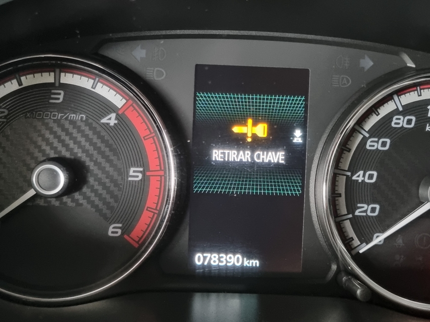 Mitsubishi-L200 TRITON-2.4 16V TURBO DIESEL SPORT HPE CD 4P 4X4 AUTOMÁTICO