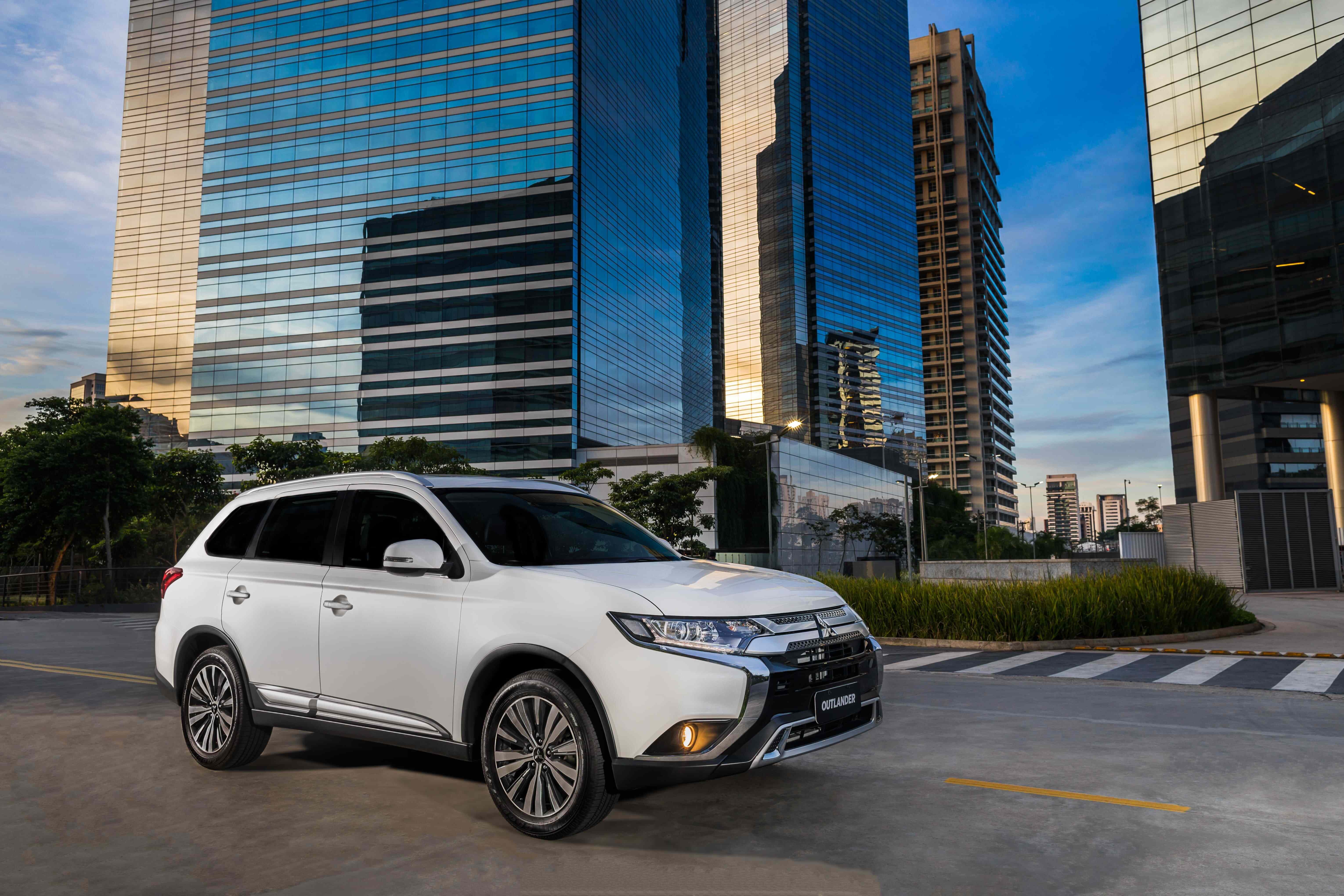 Mitsubishi Outlander PHEV 2026: vale a pena investir no híbrido plug-in?