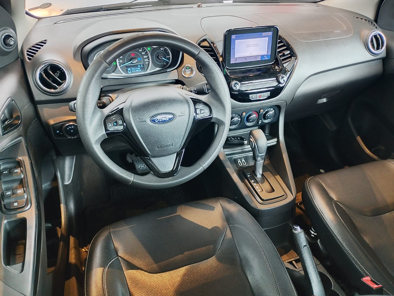 Ford-KA-Ka 1.5 Sedan TITANIUM 12V Flex 4p Aut.