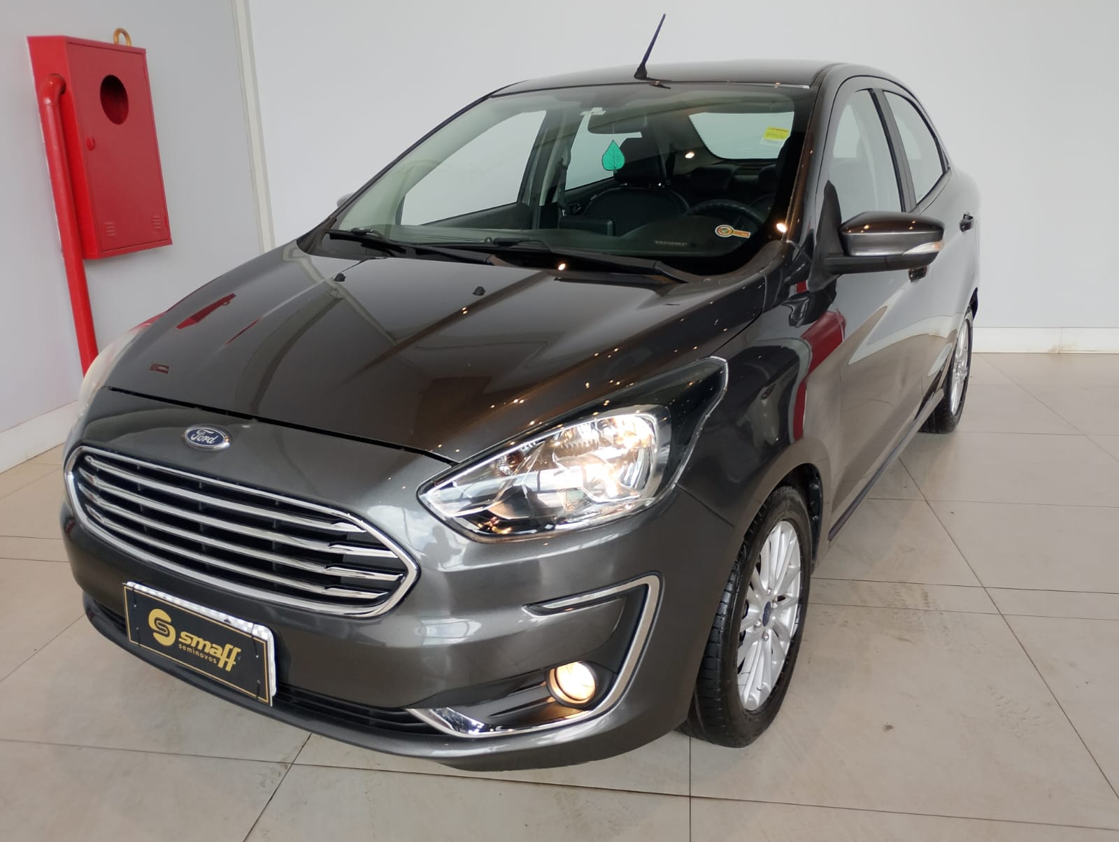 Ford-KA-Ka 1.5 Sedan TITANIUM 12V Flex 4p Aut.
