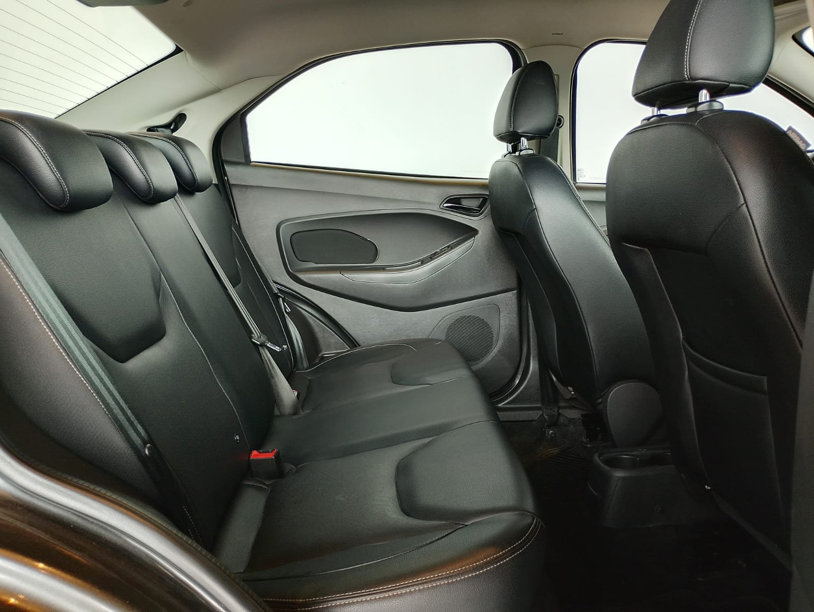 Ford-KA-Ka 1.5 Sedan TITANIUM 12V Flex 4p Aut.