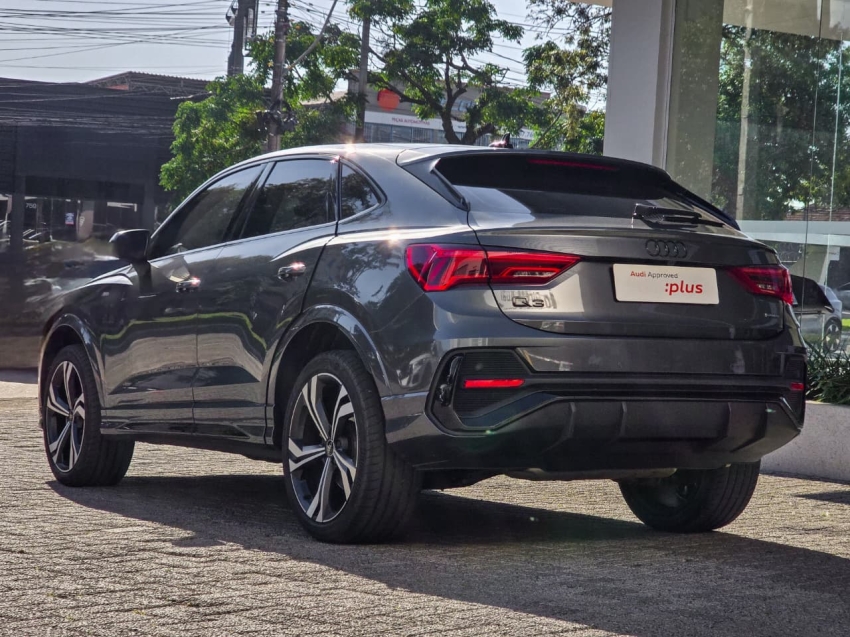 Audi-Q3-2.0 40 TFSI GASOLINA SPORTBACK PERFORMANCE BLACK PLUS QUATTRO TIPTRONIC