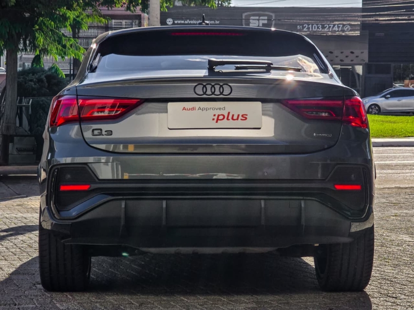 Audi-Q3-2.0 40 TFSI GASOLINA SPORTBACK PERFORMANCE BLACK PLUS QUATTRO TIPTRONIC