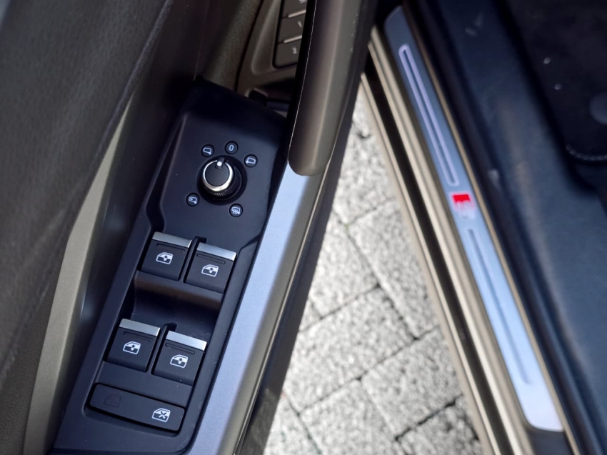 Audi-Q3-2.0 40 TFSI GASOLINA SPORTBACK PERFORMANCE BLACK PLUS QUATTRO TIPTRONIC