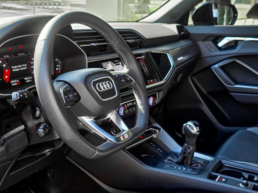 Audi-Q3-2.0 40 TFSI GASOLINA SPORTBACK PERFORMANCE BLACK PLUS QUATTRO TIPTRONIC