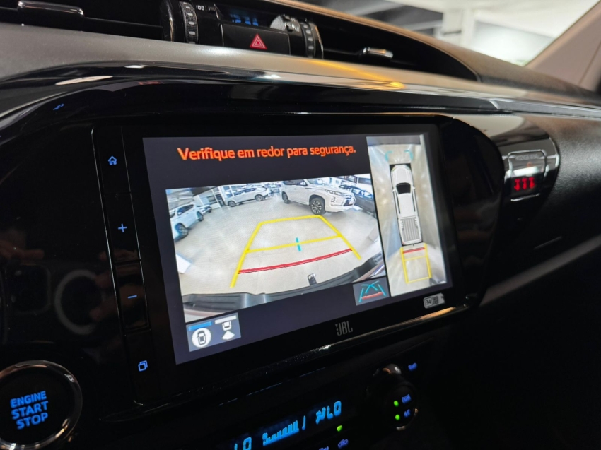 Toyota-HILUX-2.8 D-4D TURBO DIESEL CD SRX 4X4 AUTOMÁTICO