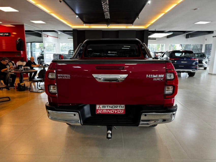 Toyota-HILUX-2.8 D-4D TURBO DIESEL CD SRX 4X4 AUTOMÁTICO