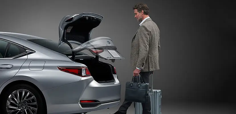 Abertura do porta-malas sem as mãos