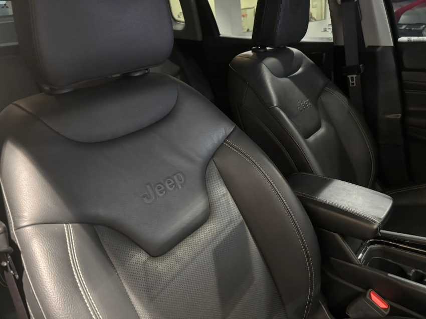 Jeep-COMPASS-1.3 T270 TURBO FLEX LONGITUDE AT6