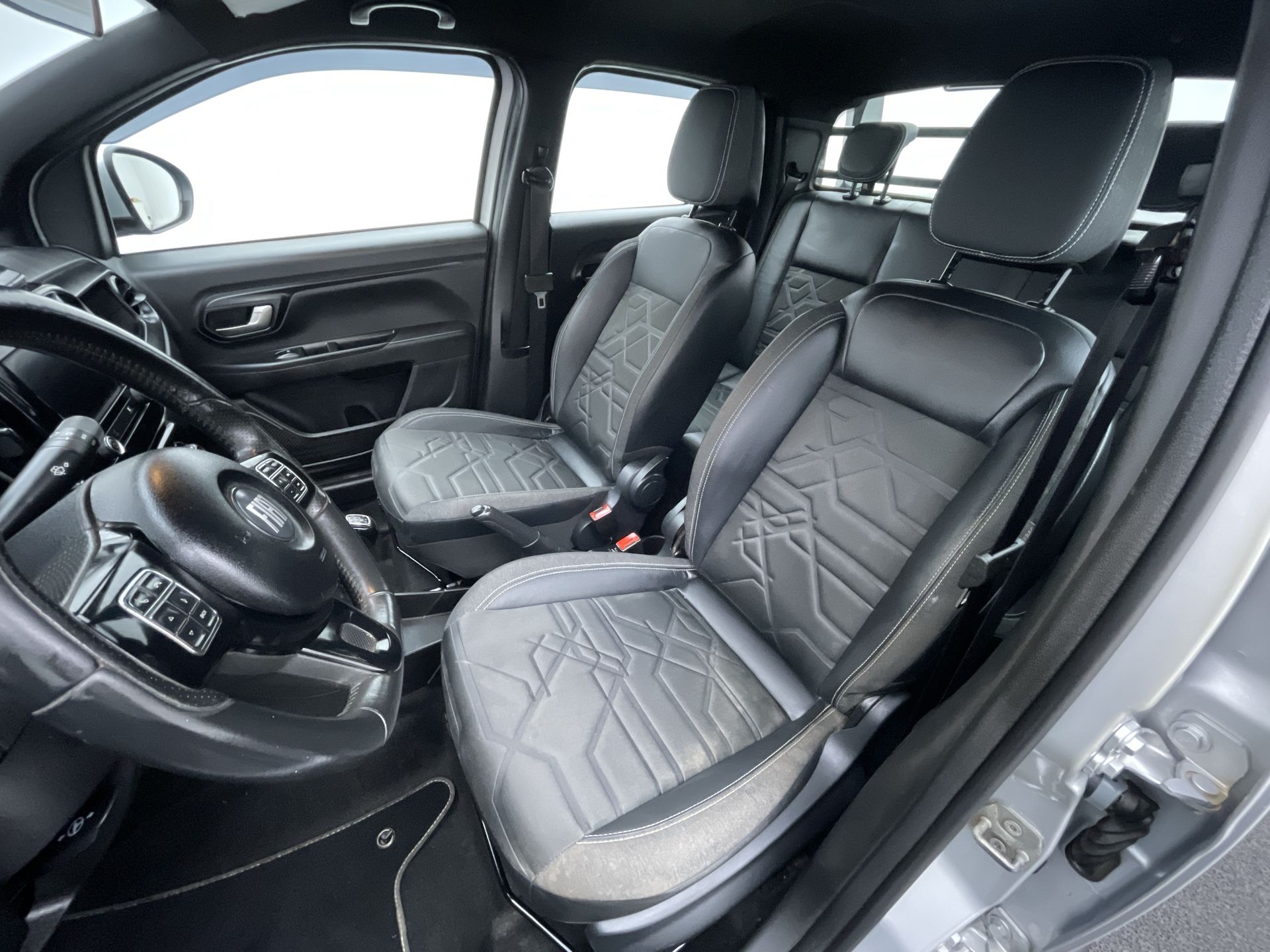 Strada Volcano 1.3 Flex 8V CD Aut.