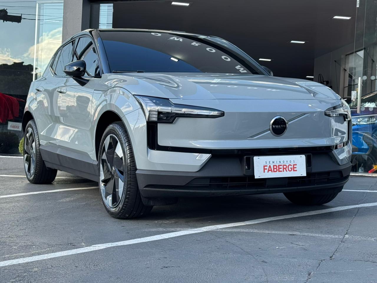 Volvo-EX30-EX30 E60 Plus (Elétrico)