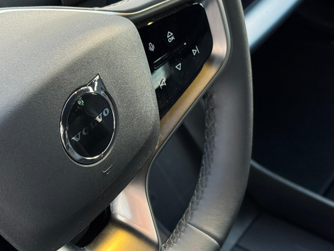 Volvo-EX30-EX30 E60 Plus (Elétrico)