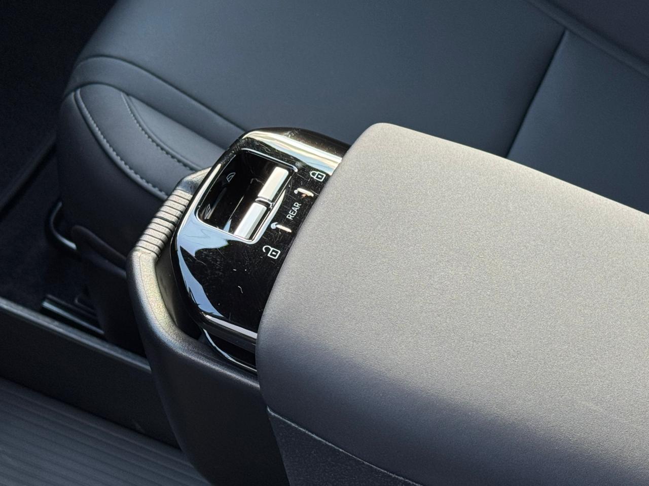 Volvo-EX30-EX30 E60 Plus (Elétrico)