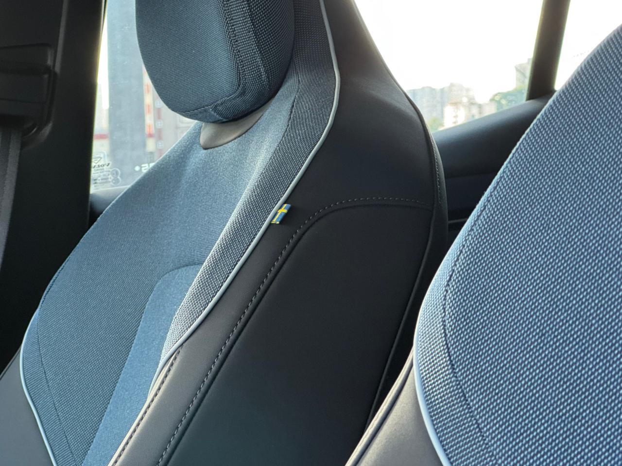 Volvo-EX30-EX30 E60 Plus (Elétrico)