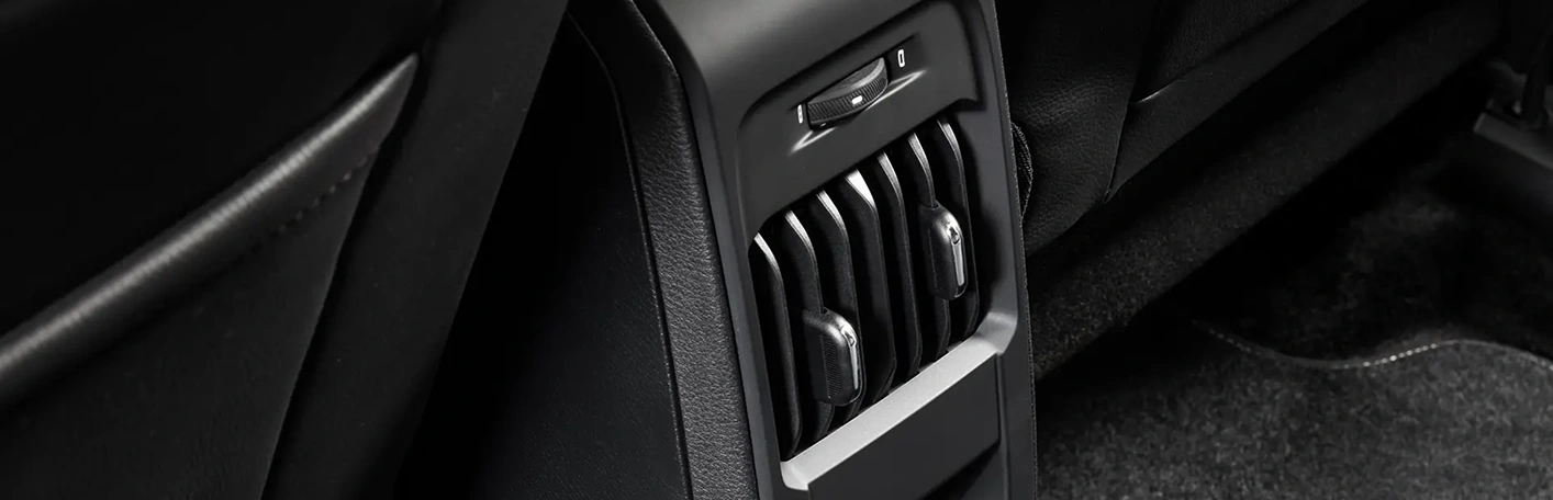 Novo console central com  saídas de ar traseiras