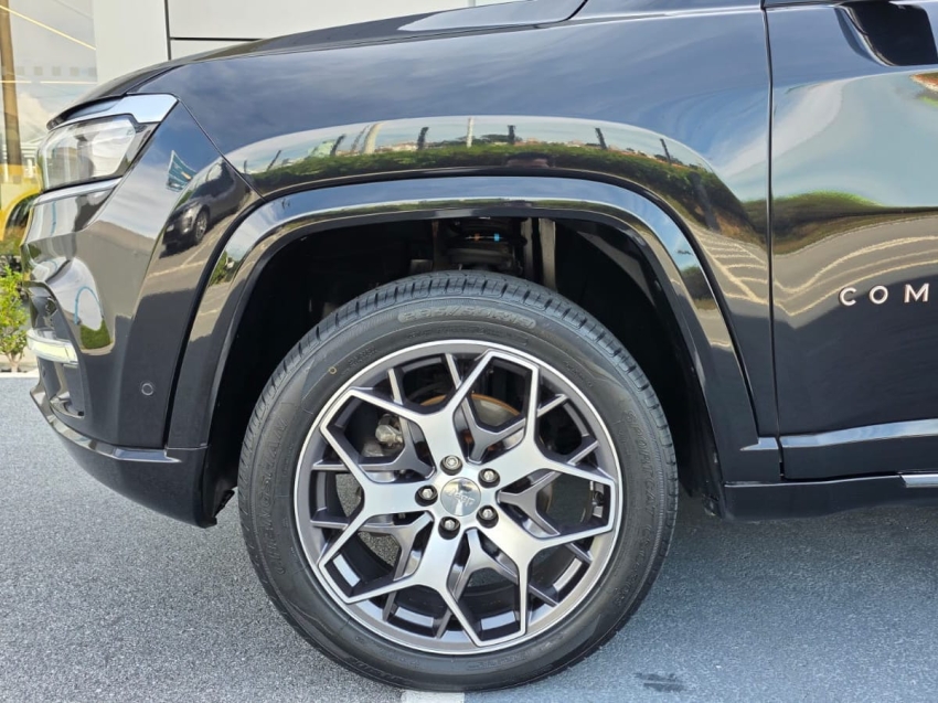 Jeep-COMMANDER-2.0 TD380 TURBO DIESEL OVERLAND AT9