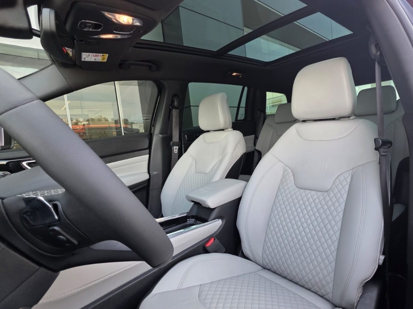 Jeep-COMMANDER-2.0 TD380 TURBO DIESEL OVERLAND AT9