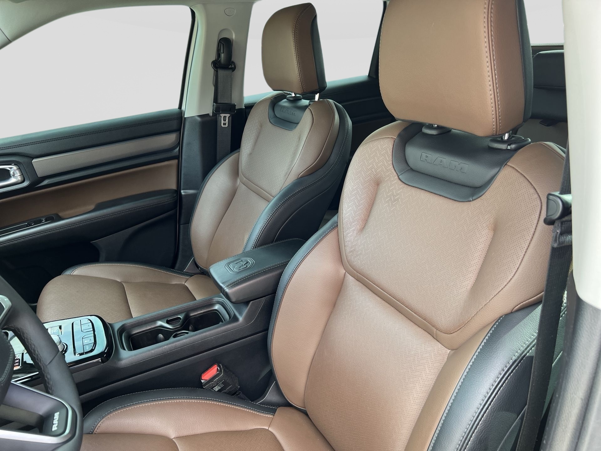 RAM-RAMPAGE-RAMPAGE LAR. HURR. 4 2.0 TB CD 4X4  Aut.