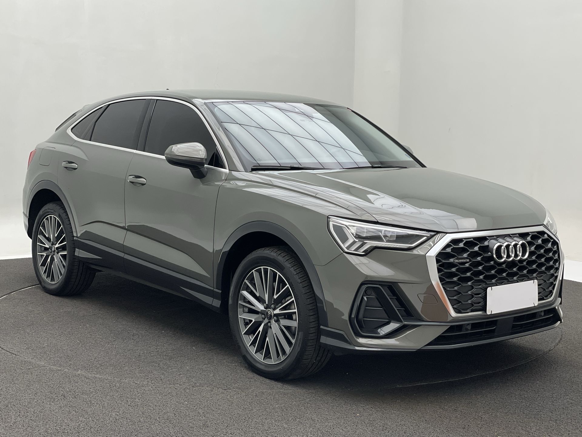 Q3 Sportb. 2.0 TFSI Anniv. Edit. Quattro